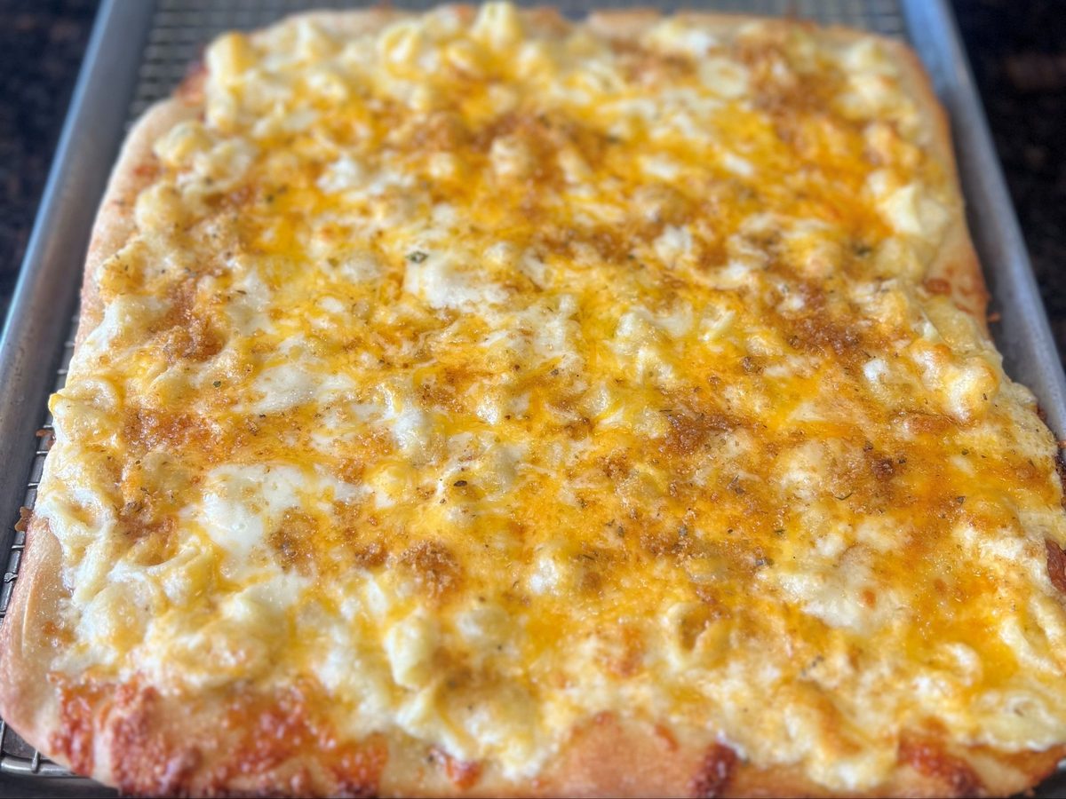 Mac & Cheese Pizza
